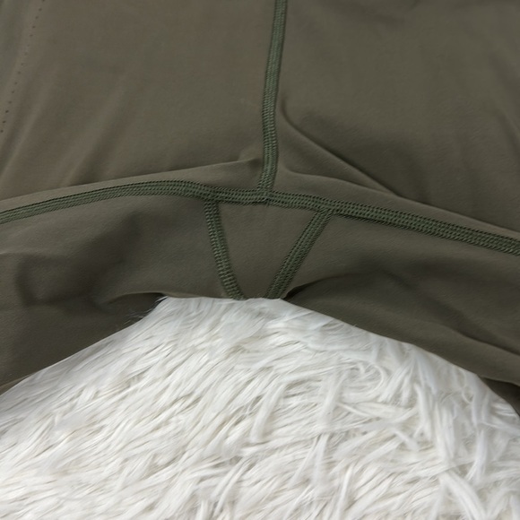Lululemon Smooth Stride Tight Dark Olive / Black - Picture 3 of 6